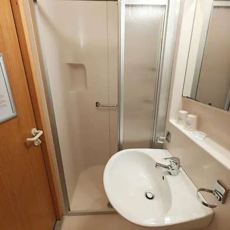 Otel Tropicana 2*