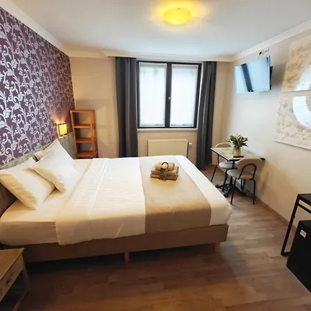 Tropicana فندق 2*