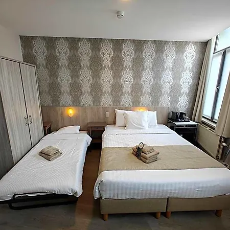 Tropicana Szálloda