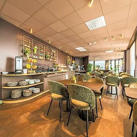 Szálloda Tropicana 2*